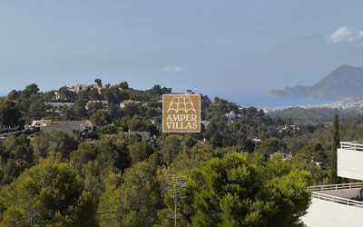 Soleado apartamento en la Sierra de Altea, con bonitas vistas.